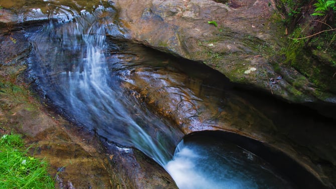 Discover the Devil's Bathtub and Hocking Hills Gems