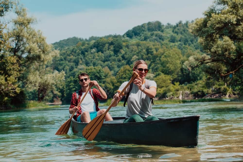 Escape Into Nature: Hocking Hills Canoeing Guide